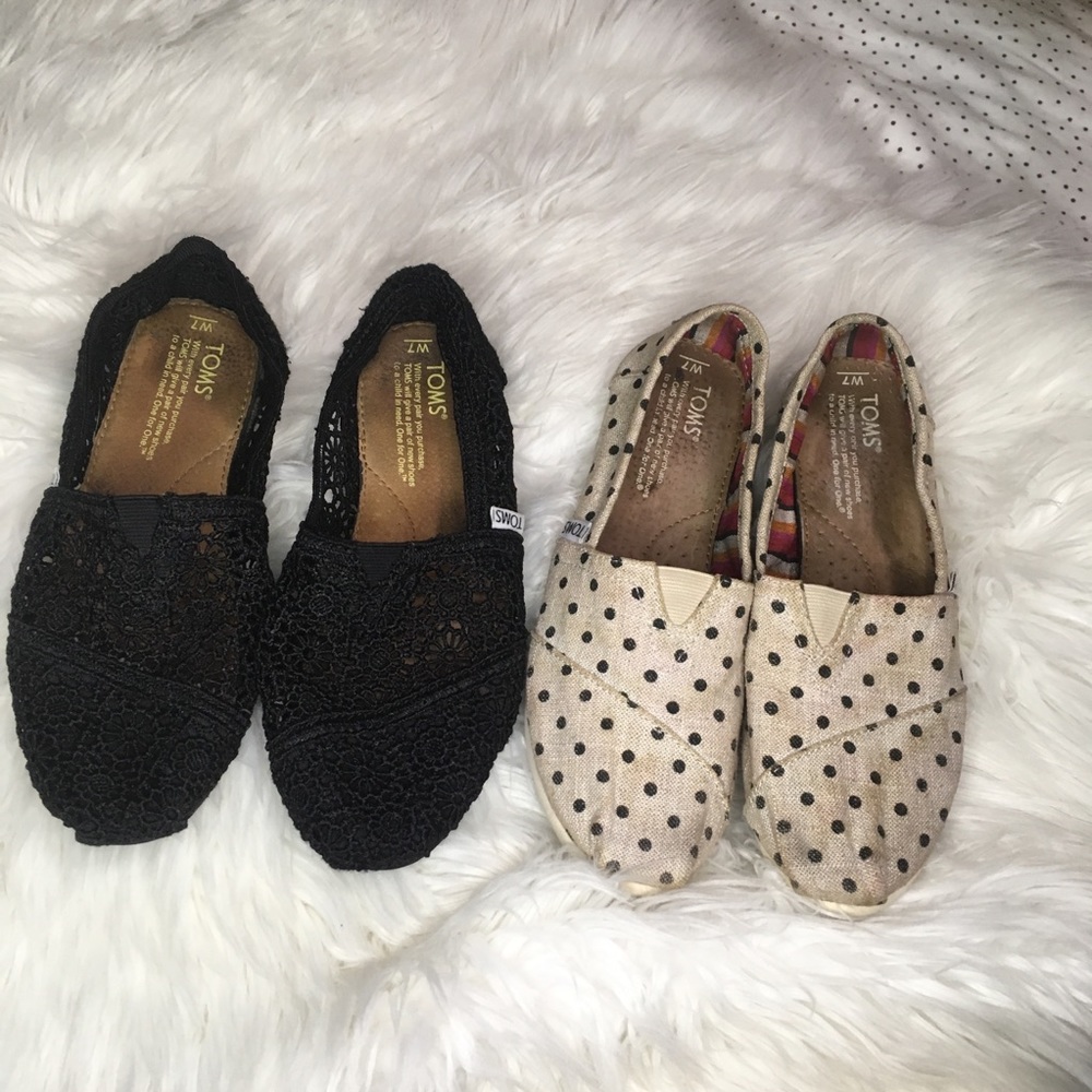 2 pairs of toms black lace and polka dots!